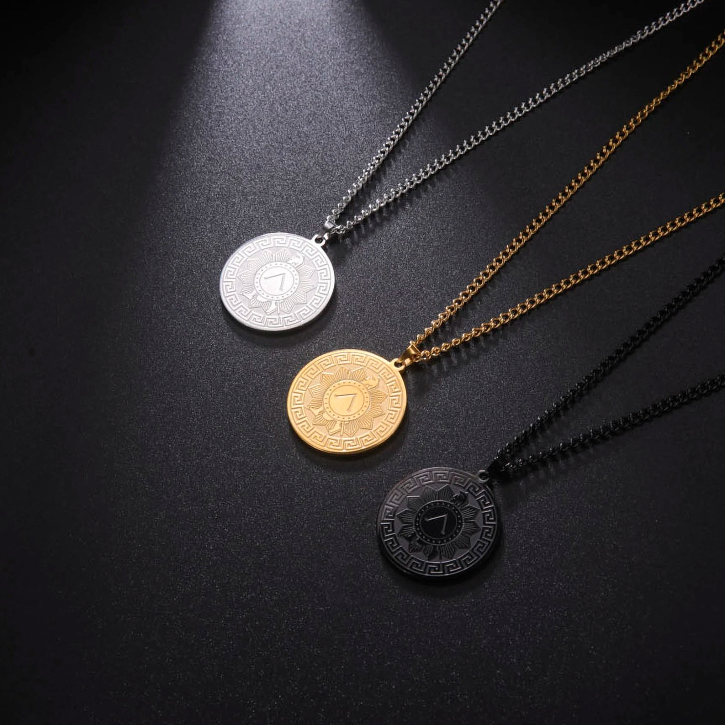 New Men's Necklace Roman soldier round shield Pendant Spartan Warrior Characters Necklaces Jewelry Accessories Birthday Gift