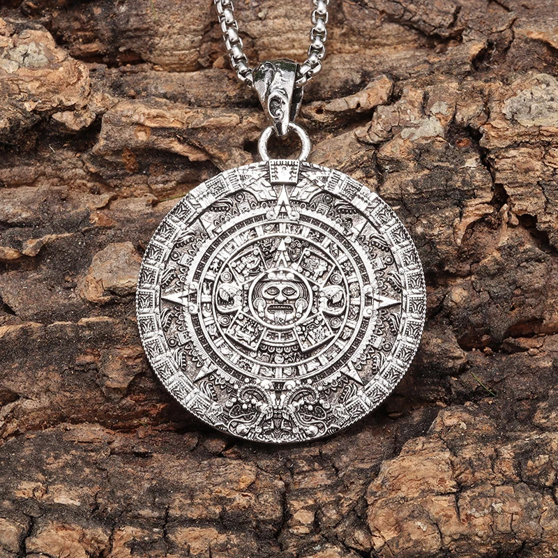 Vintage Aztec Calendar Mysterious Ancient Mayan Civilization Pattern Pendant Necklace for Men Lucky Fashion Jewelry Gift